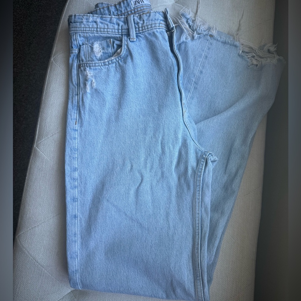 Zara Light Blue Distressed Women Jeans
